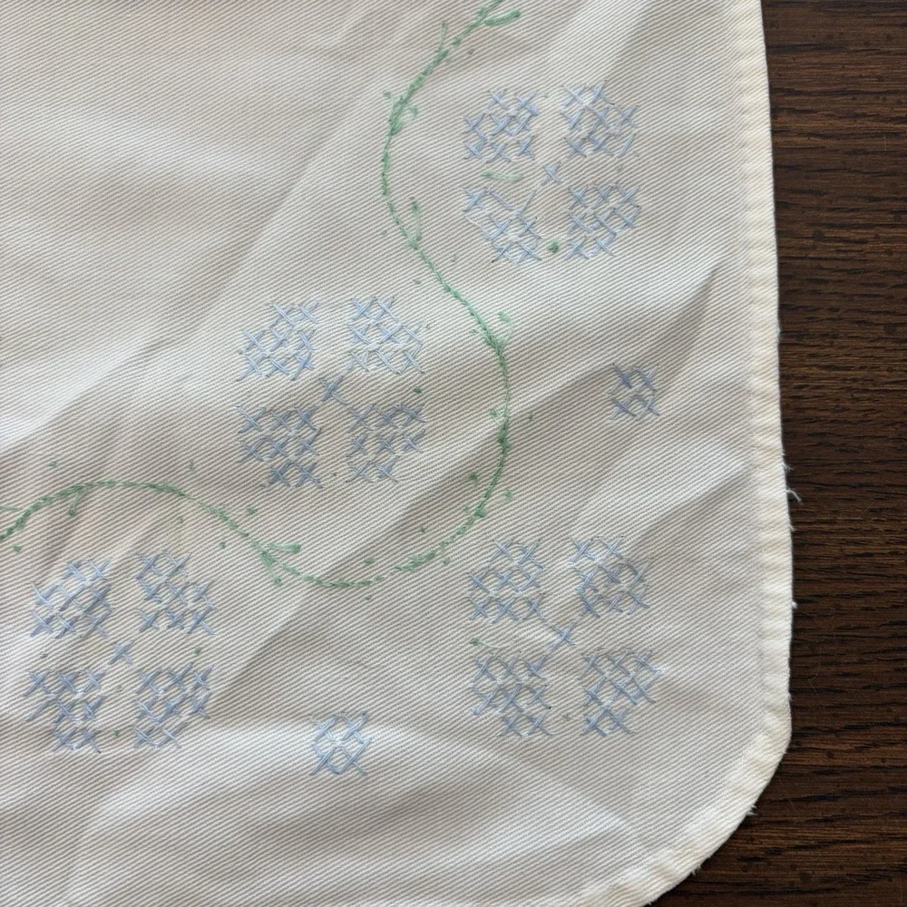 Vintage Ivory Cross Stitch Floral Table Runner Dresser Scarf 11x32 Blue Green